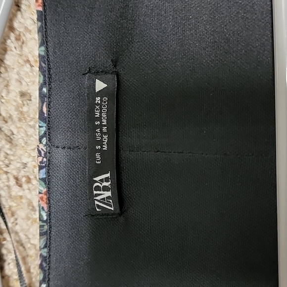 3/$20 NWOT Zara floral bustier crop top - Picture 2 of 2